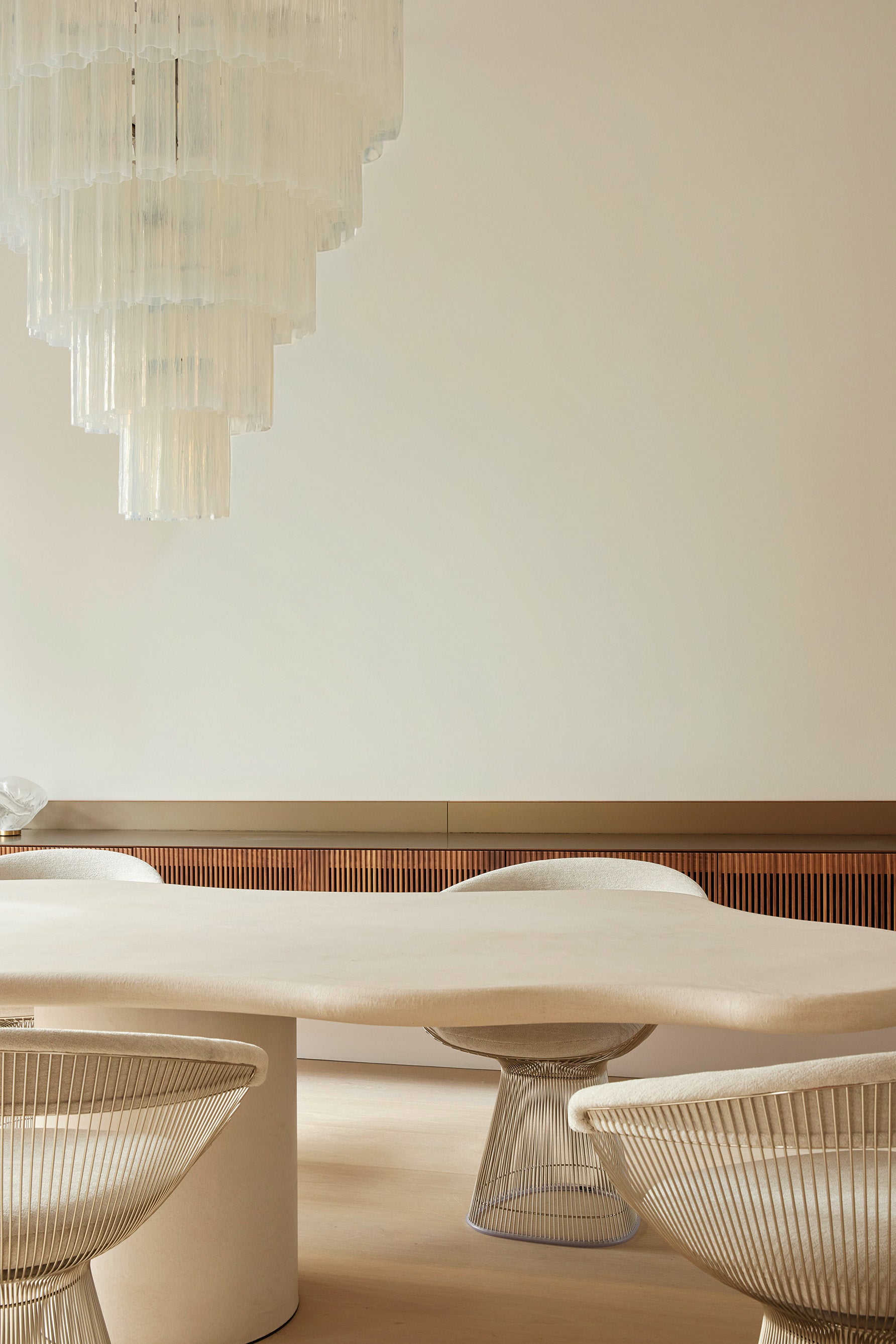 Out of Line・Esstisch (New)