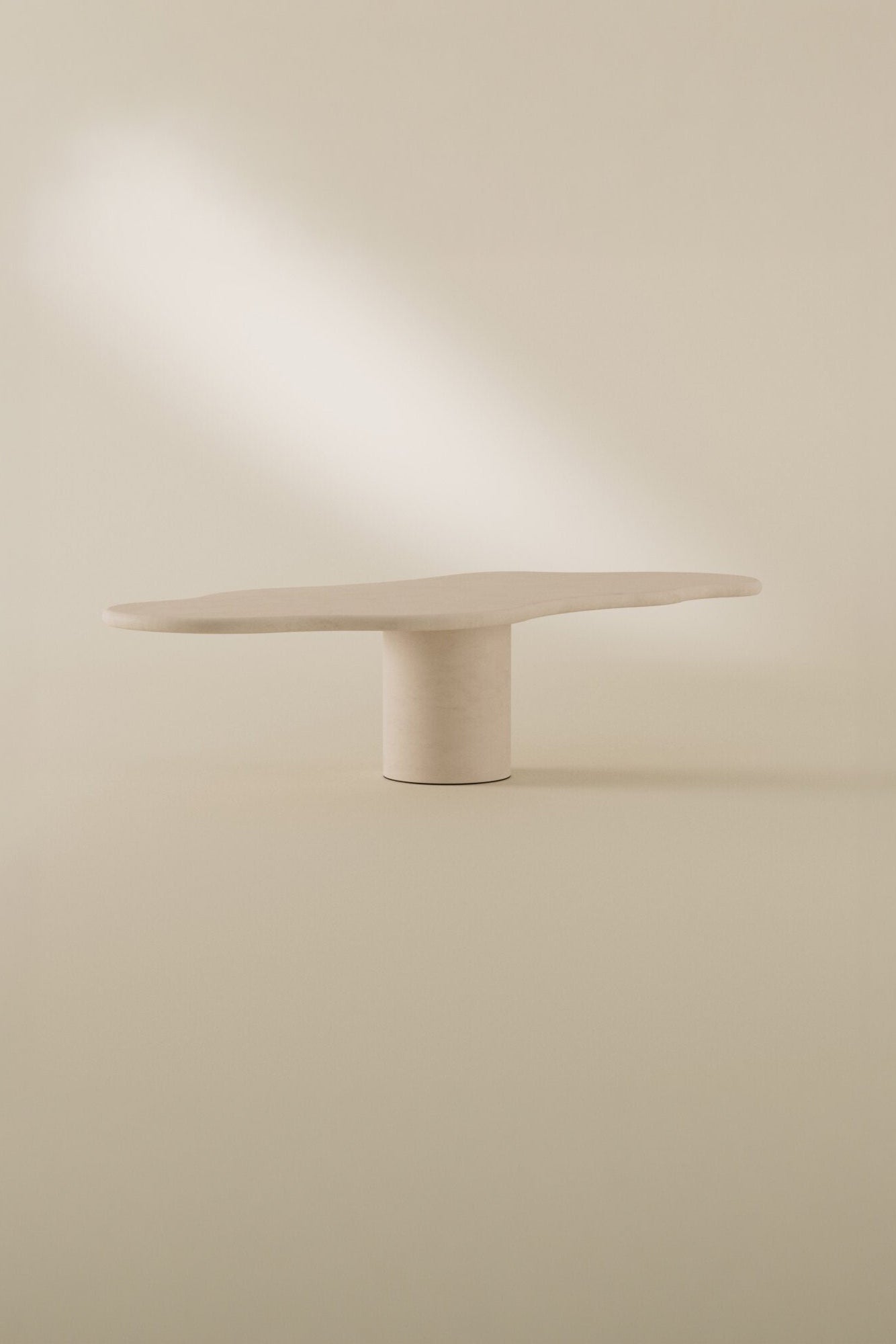 Out of Line・Esstisch (New)