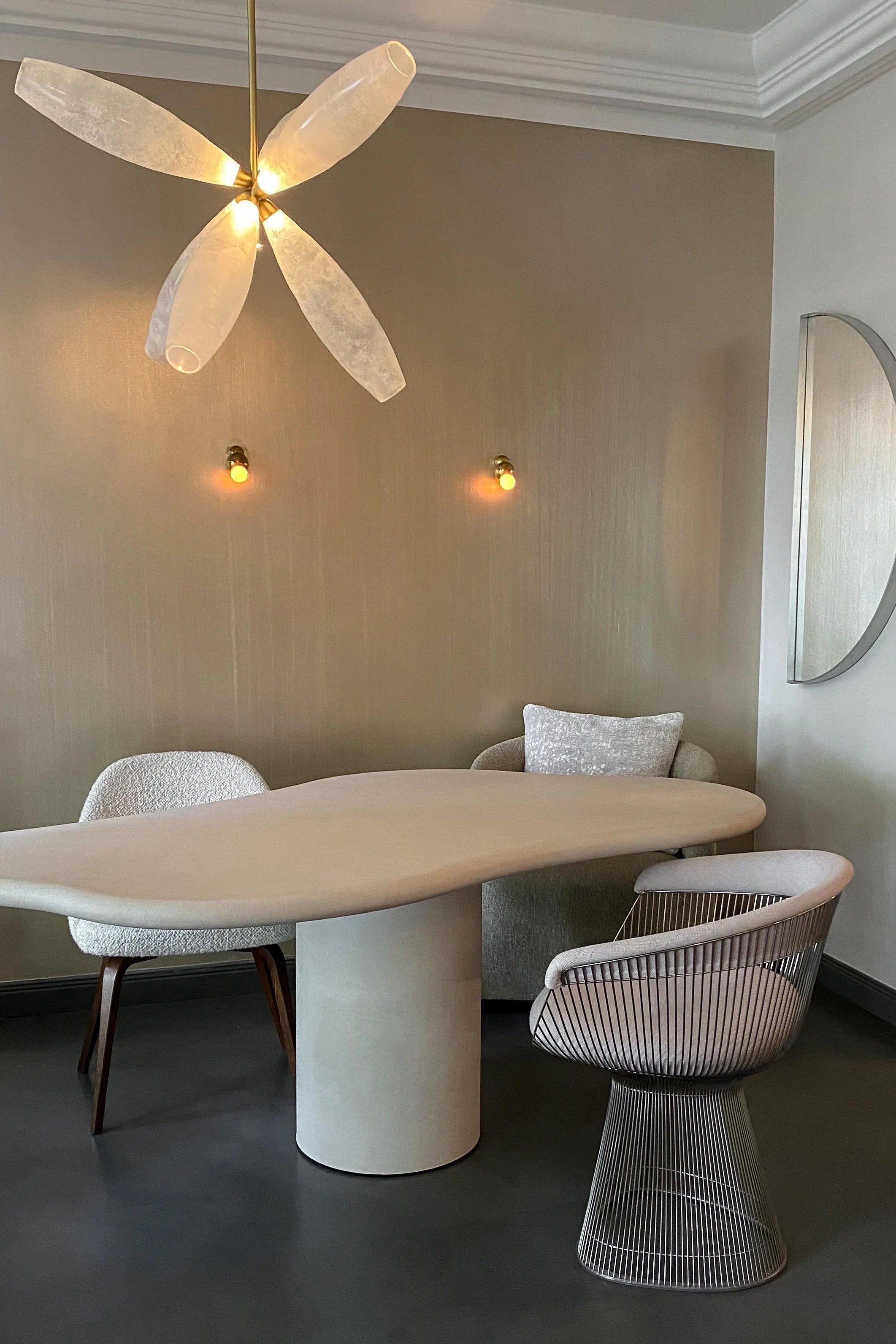 Out of Line・Esstisch (New)